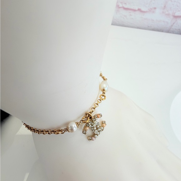 CHANEL Pearl & Crystal Gold Tone Bracelet C20 K - Picture 7 of 13